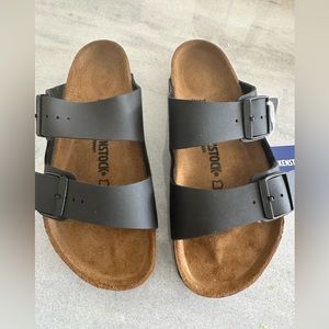 NWT BIRKENSTOCK Arizona BS Black size 39 (US 8 women/6 men).